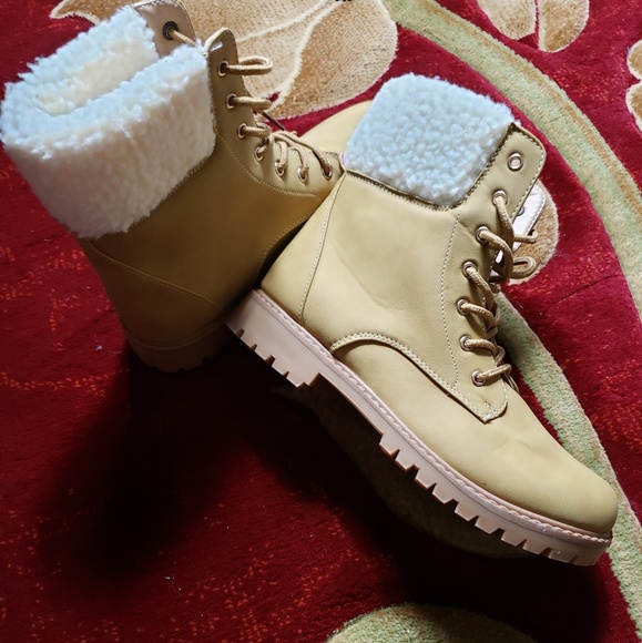SALE!! High top timberland inspired boot - Picture 1 of 8